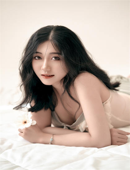 欧美女装品牌_女人装扮_十八岁在线观看免费播放电视剧